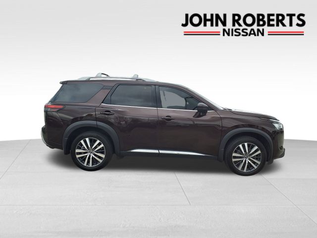 2022 Nissan Pathfinder Platinum 26