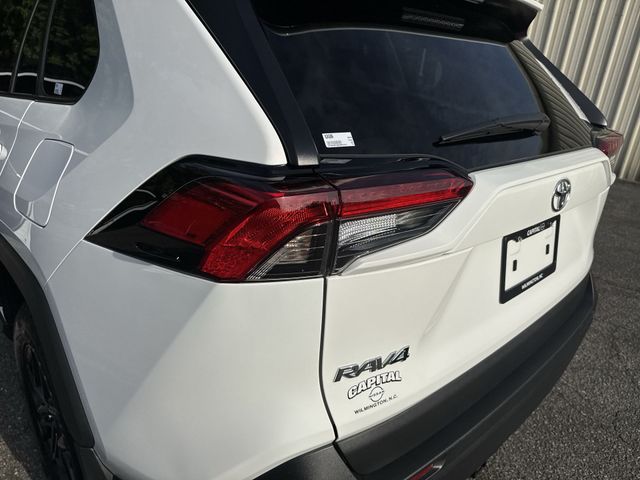 Used 2025 White Toyota LE image 33