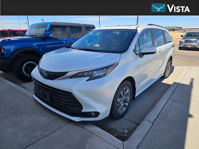 2025 Toyota Sienna XLE 7-Passenger AWD