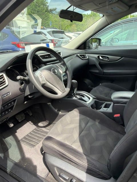 2016 Nissan Rogue SV Gray at Grove City Ford