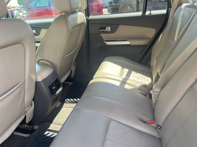 Used 2013 Red Ford SEL image 9