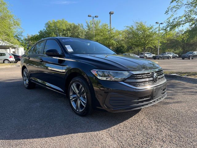 Deep Black Pearl 2024 Volkswagen Jetta SE FWD Sedan Front-Wheel Drive 8-Speed Automatic