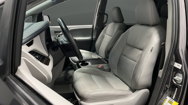 Used 2017 Predawn Gray Mica Toyota XLE image 9