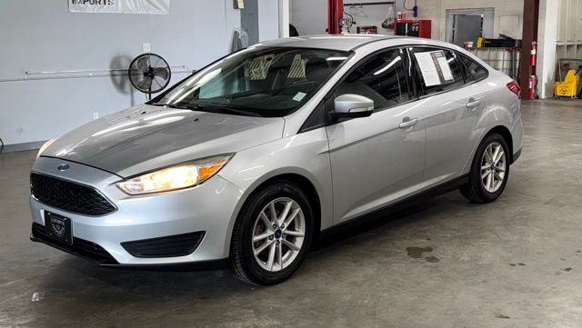 Ingot Silver 2017 Ford Focus SE Sedan Front-Wheel Drive 6-Speed Automatic