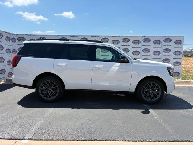 Star White Metallic Tri-Coat 2027 Ford Expedition SUV / Crossover Four-Wheel Drive Automatic