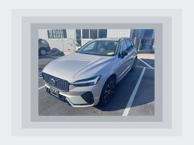 Silver 2023 Volvo XC60 B5 Plus Dark Theme AWD SUV / Crossover All-Wheel Drive Automatic