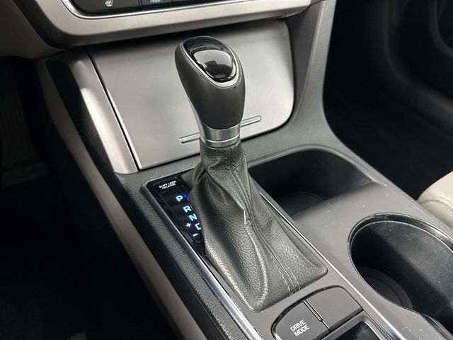 Used 2017 Hyundai Sonata For Sale in Indianapolis, IN