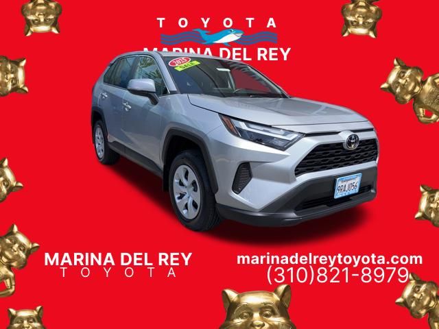 2025 Toyota RAV4 LE FWD's photo