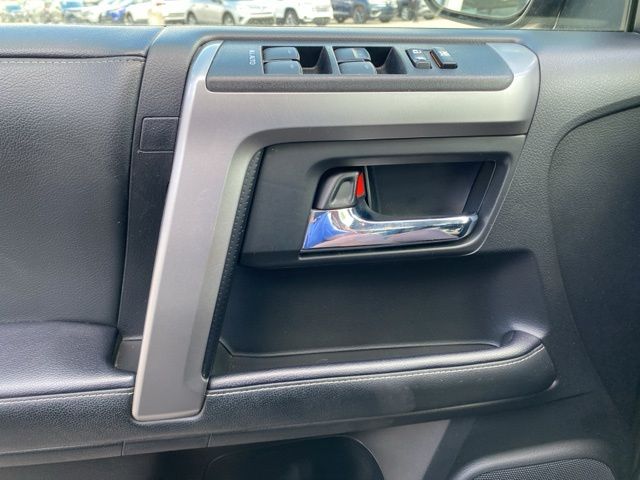 2020 Toyota 4Runner SR5 photo