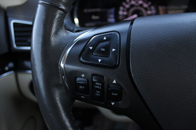 Used 2018 Red Lincoln Reserve image 10