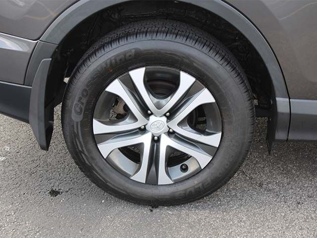 Used 2017 Magnetic Gray Metallic Toyota LE image 8