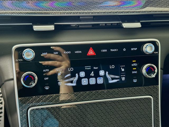 Thumbnail: 2026 Genesis GV80 - 14