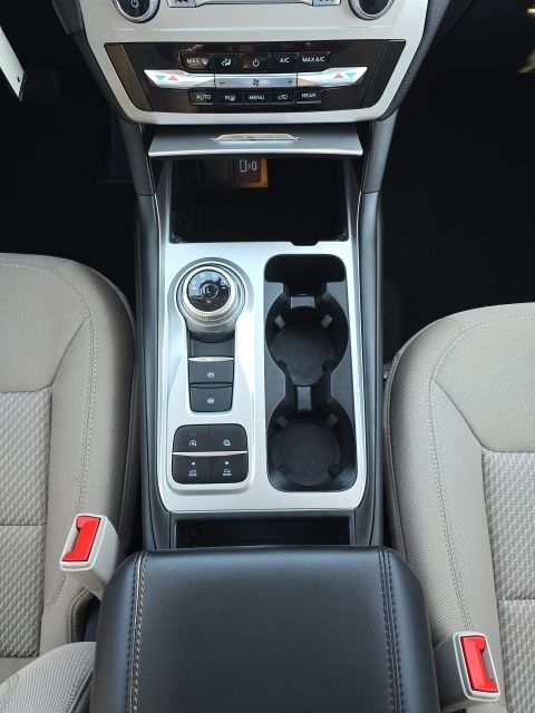 2024 Ford Explorer Base:B02084