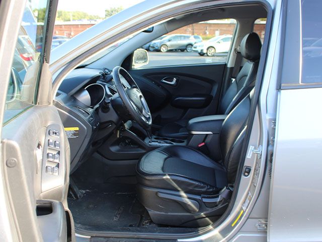 Used 2013 Diamond Silver Hyundai GLS image 11