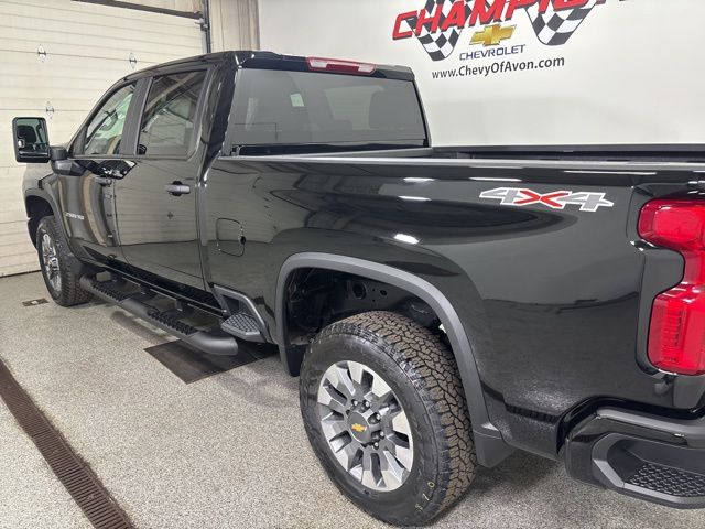 2025 Chevrolet Silverado 2500HD Custom photo