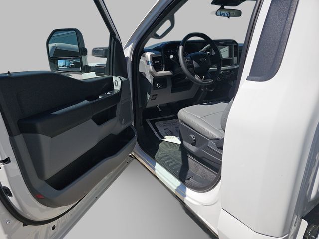 New 2026 White Ford 8' SERVICE BED image 18
