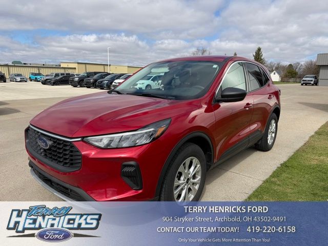 Rapid Red Metallic Tinted Clearcoat 2023 Ford Escape Active AWD SUV / Crossover All-Wheel Drive 8-Speed Automatic