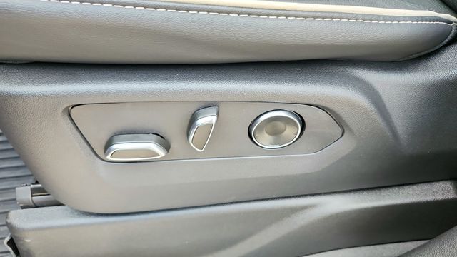 2025 Cadillac Escalade Premium Luxury - Photo 29