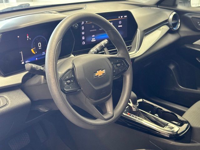 2025 Chevrolet Trax LT - 7