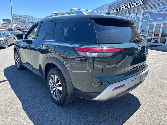 View vehicle photo 7
