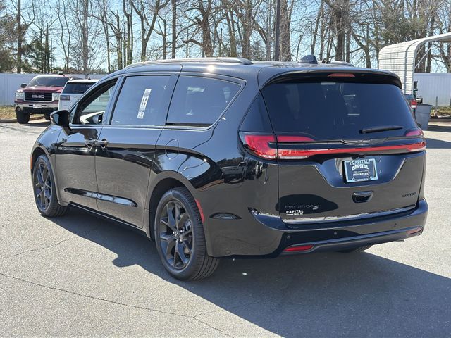 New 2026 Diamond Black Crystal Pearl-Coat Exterior Paint Chrysler Limited image 11