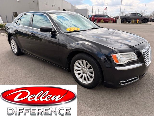 Phantom Black Tri-Coat Pearl 2013 Chrysler 300 RWD Sedan Rear-Wheel Drive 8-Speed Automatic