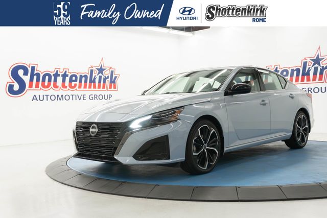 Gray Sky Pearl 2023 Nissan Altima Sedan Front-Wheel Drive Continuously Variable Transmission