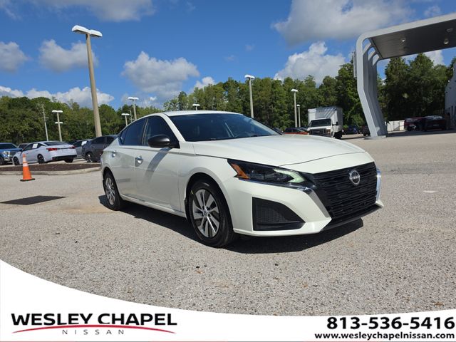 Glacier White 2025 Nissan Altima Sedan Front-Wheel Drive Continuously Variable Transmission