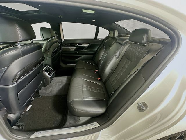 Thumbnail: 2020 BMW 7 Series - 25