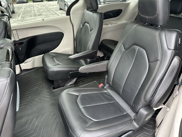 Used 2018 Red Chrysler Touring L Plus image 26