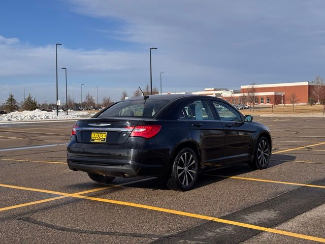 2013 Chrysler 200 Touring