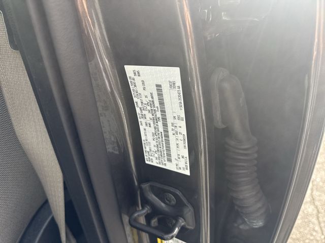 Used 2017 Gray Ford XLT image 33
