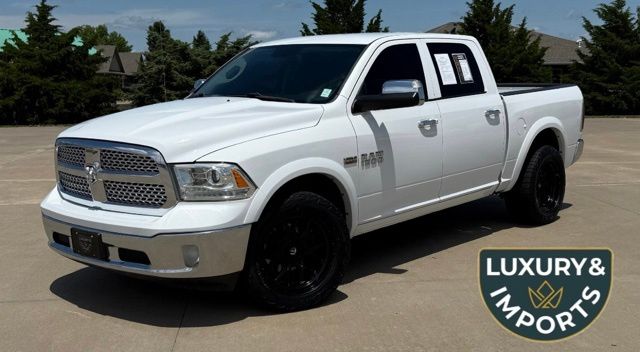 Bright White Clearcoat 2015 RAM 1500 Pickup Truck Four-Wheel Drive 8-Speed Automatic