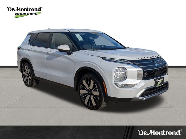 New 2026 White Mitsubishi SE image 3