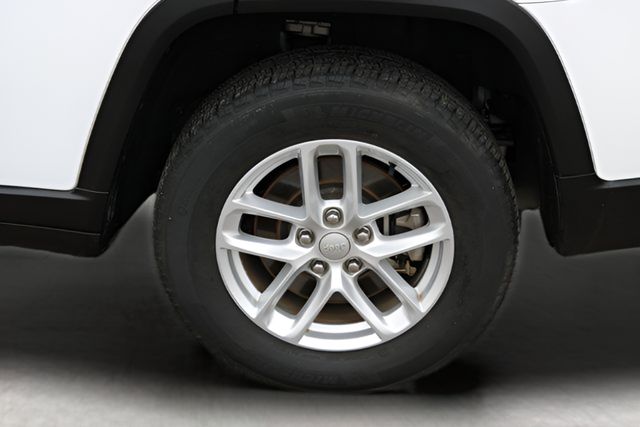 Used Car 2022 Jeep Grand Cherokee L  Laredo For Sale Under $30,000 In Austin, Texas