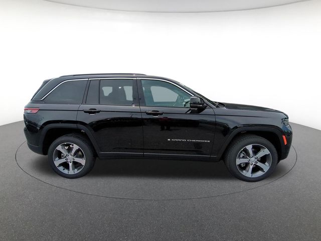 new 2026 Jeep Grand Cherokee car, priced at $43,186