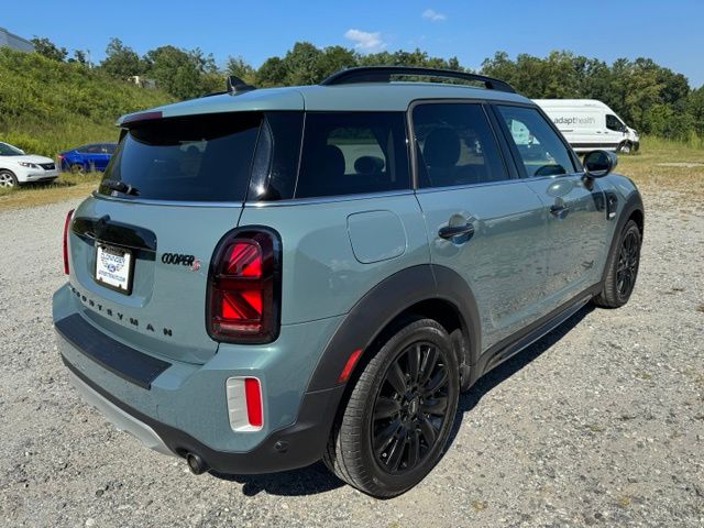 Used 2024 Green MINI Iconic image 9
