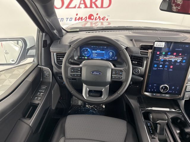 2025 Oxford White Ford F-150 Lightning Lariat AWD Truck