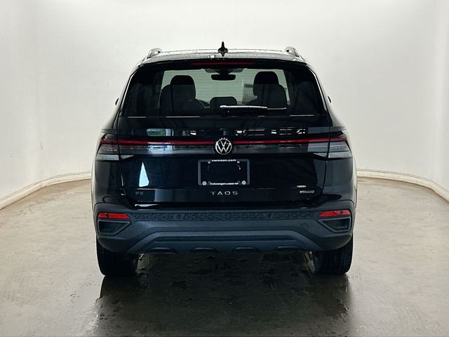 2026 Volkswagen Taos 1.5T SE Black Black at Subaru and VW of Moon Township