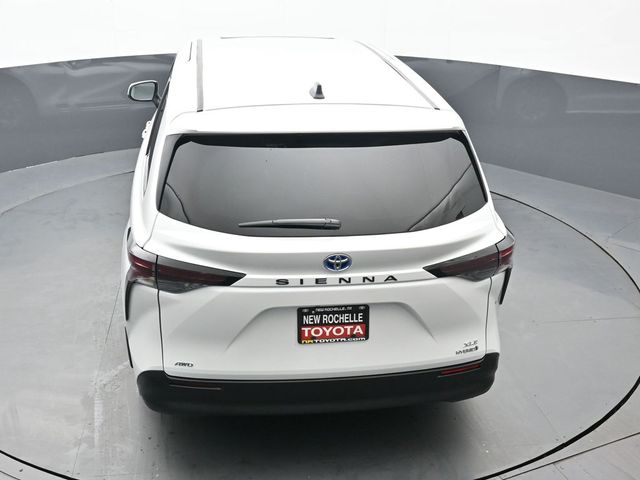 2024 Toyota Sienna XLE 42