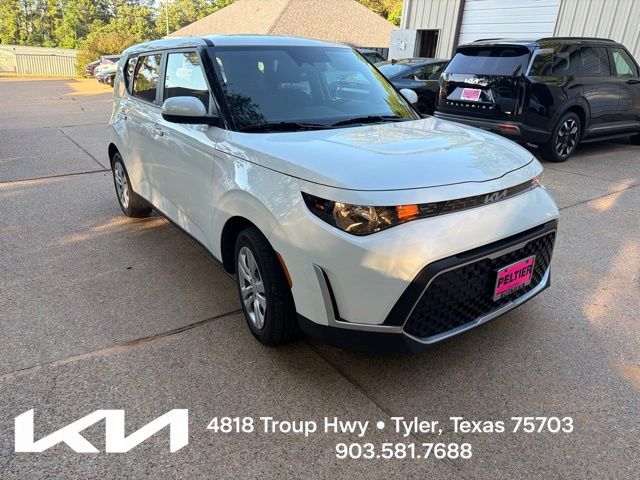 Snow White Pearl 2024 Kia Soul SUV / Crossover Front-Wheel Drive Continuously Variable Transmission