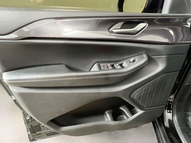 Used 2023 Black Jeep Altitude image 32