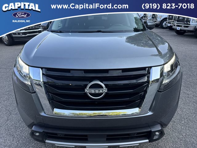 Used 2022 Gray Nissan SL image 10