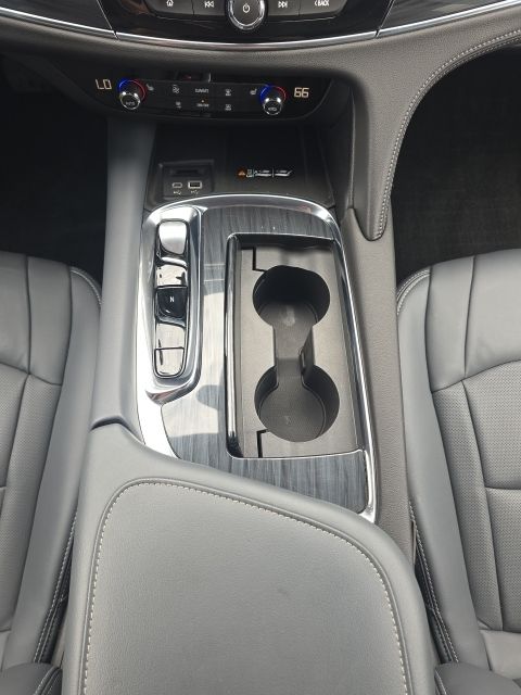 2023 Buick Enclave Essence:C02678