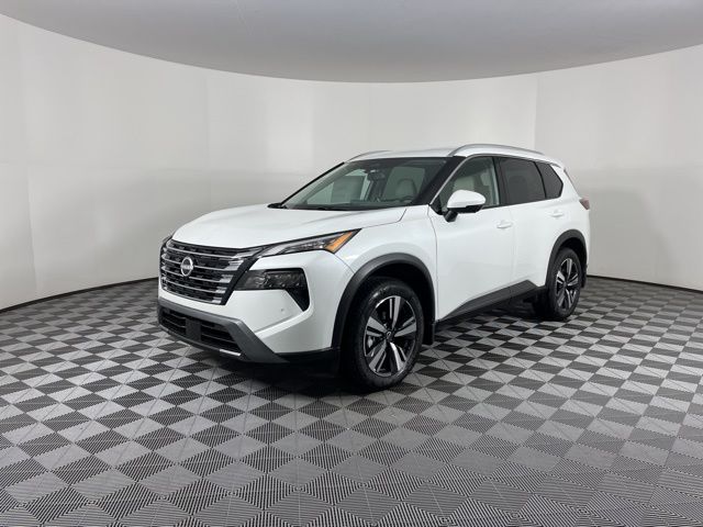 2025 Everest White Pearl Nissan Rogue SL FWD SUV