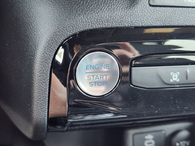 2025 Ford Escape ST-Line photo