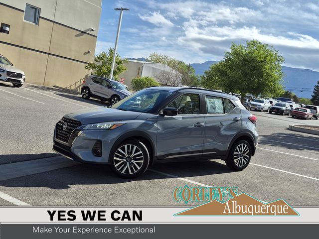 Boulder Gray Pearl 2023 Nissan Kicks SR FWD SUV / Crossover Front-Wheel Drive Continuously Variable Transmission