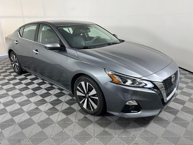 2019 Nissan Altima Gris (Gun Metallic) Sedán Tracción delantera Transmisión variable continua