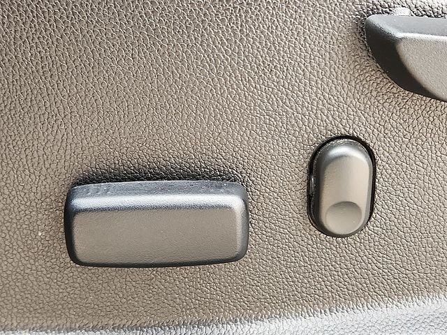 Used Car 2022 Chevrolet Colorado  Z71 For Sale Under $30,000 In Plainview, Texas