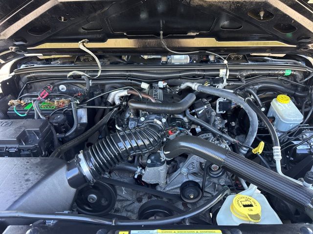 Used 2008 Black Jeep X image 18